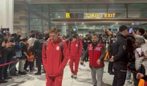 TARSUS ‘LULAR GALATASARAYI  MEŞALELERLE KARŞILADI